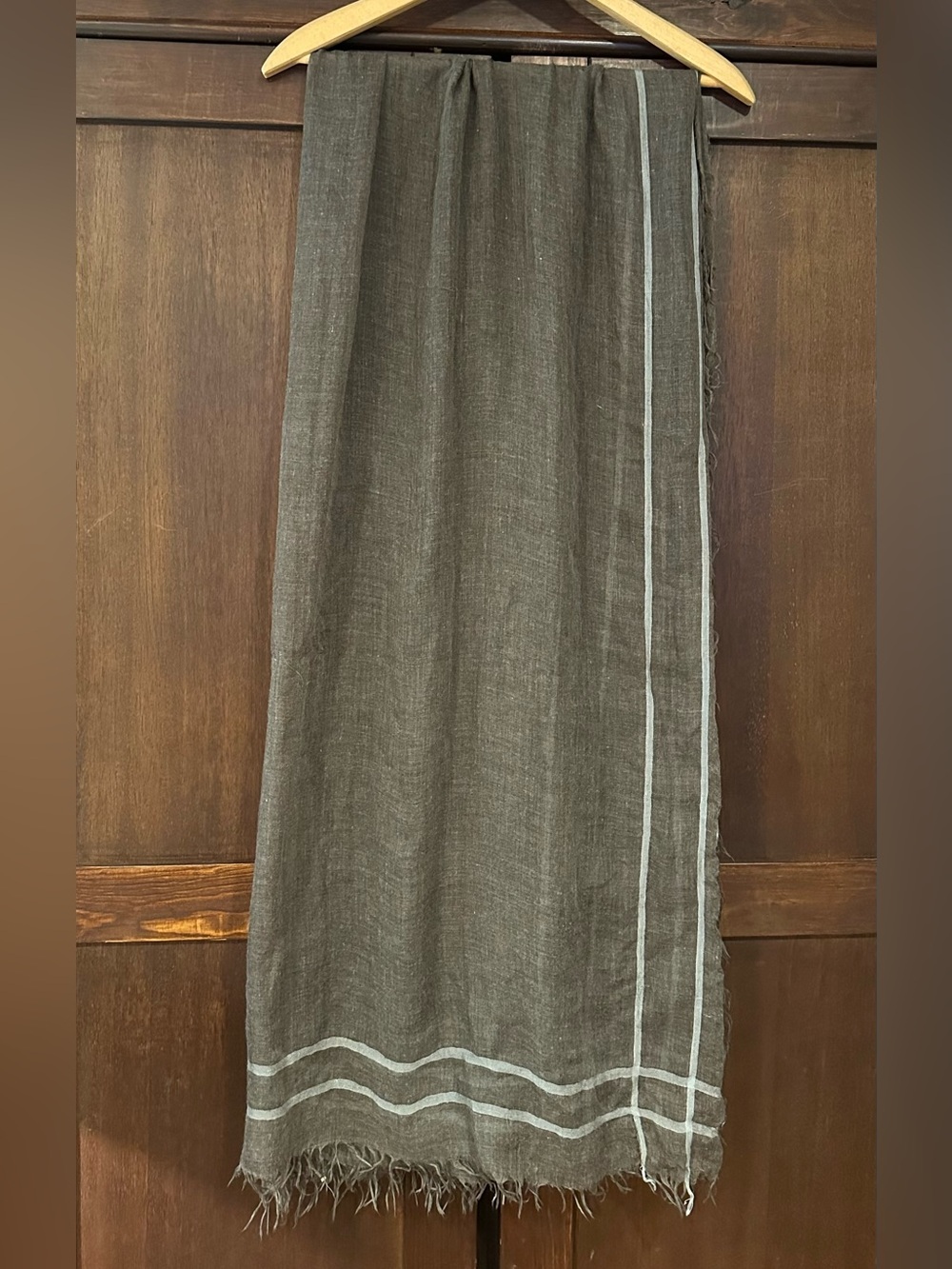 Women’s long scarf • loose weave • fringe